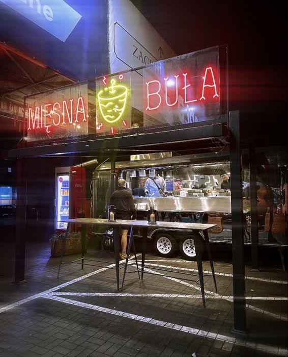 Foodtruck premium – gotowy koncept gastronomiczny do przejęcia