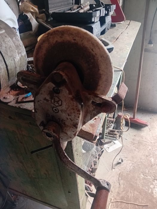 Продам ручну точилку з кругом