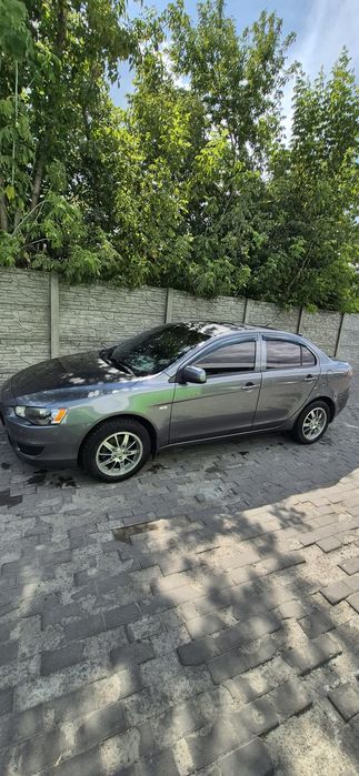 Продам семейное авто