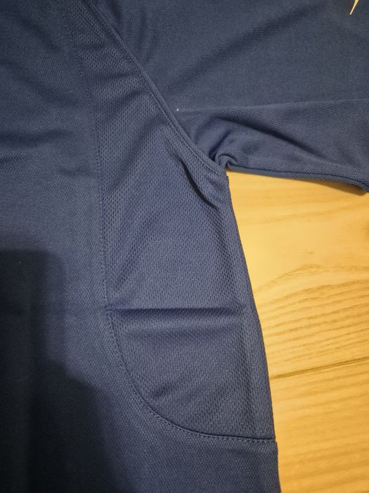 Футболка темно-синя Diadora.
