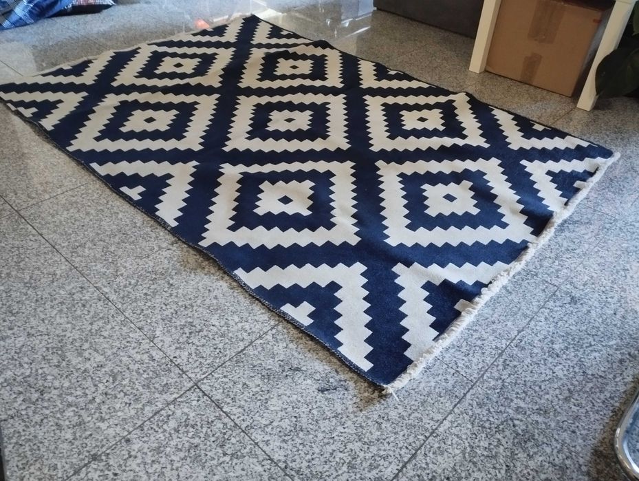 Tapete em excelente estado – 135x190 cm