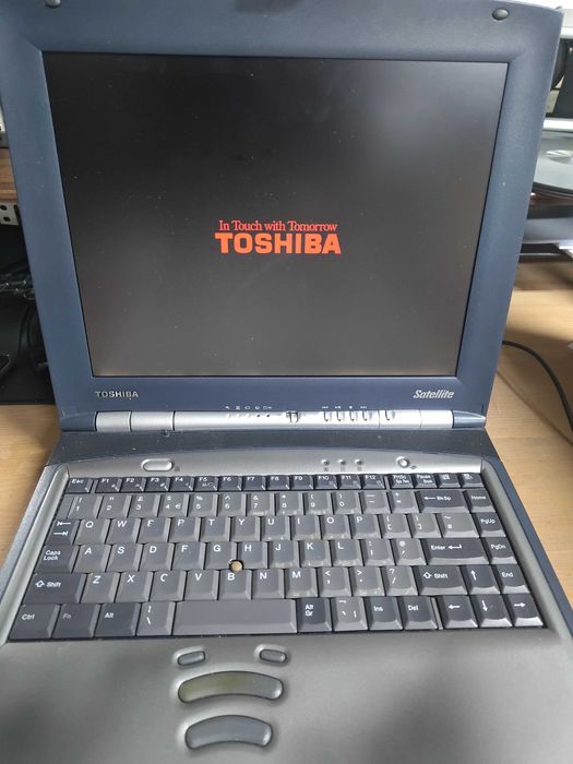 Laptop Toshiba Satelite S2800-100