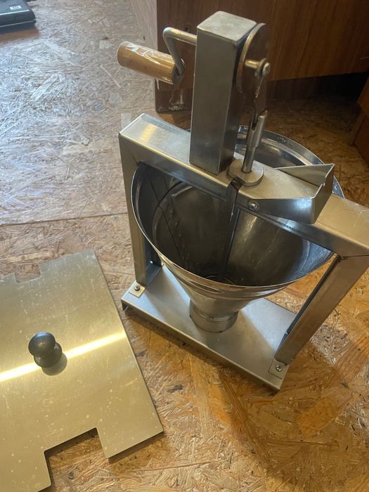 апарат для приготування пончиків 8000 грн