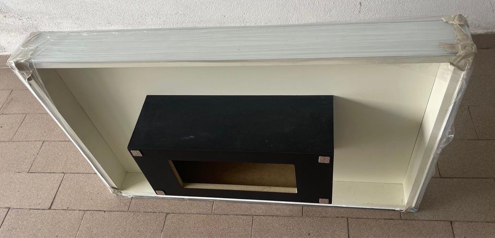 Mesa de centro/apoio em madeira com vidro serigrafado branco