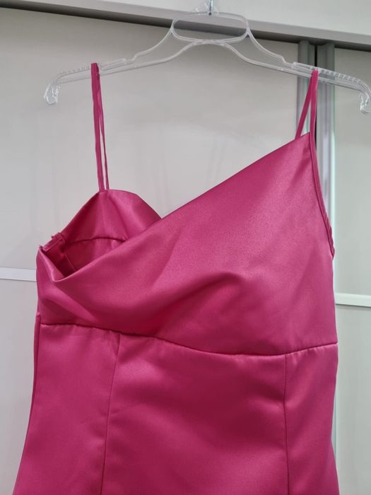 Sukienka różowa elegancka na ramiączka nowa missguided XS