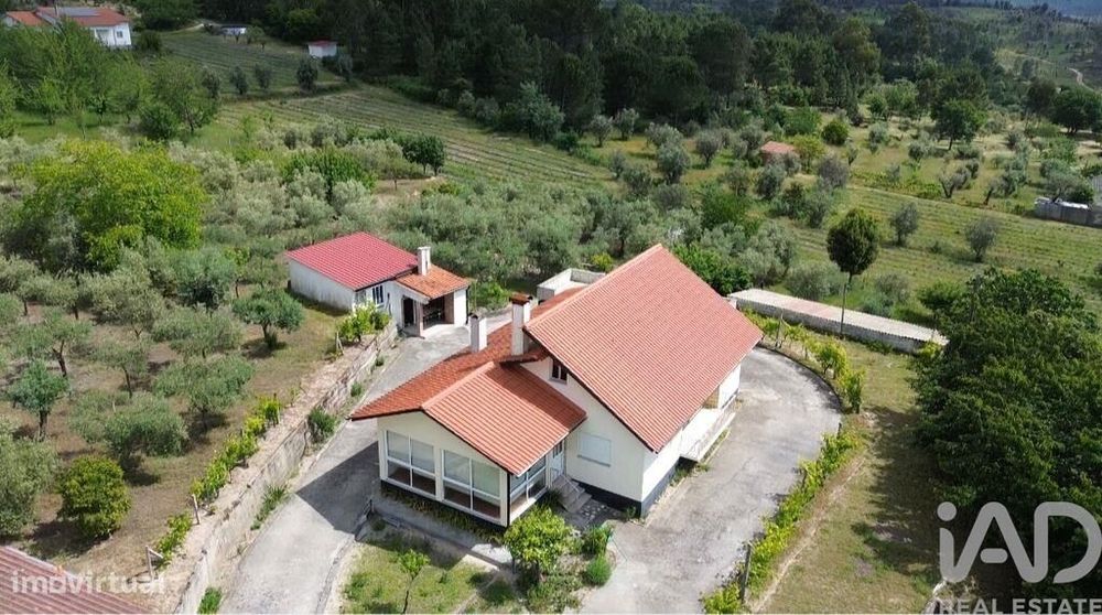 Casa / Villa T2 em Santiago de Cassurrães e Póvoa de Cervães de 120 m2