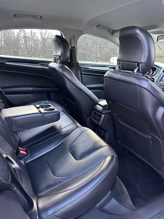 Ford Fusion Titanium      2014