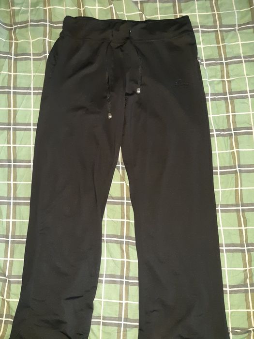 Продам женский спортивный костюм