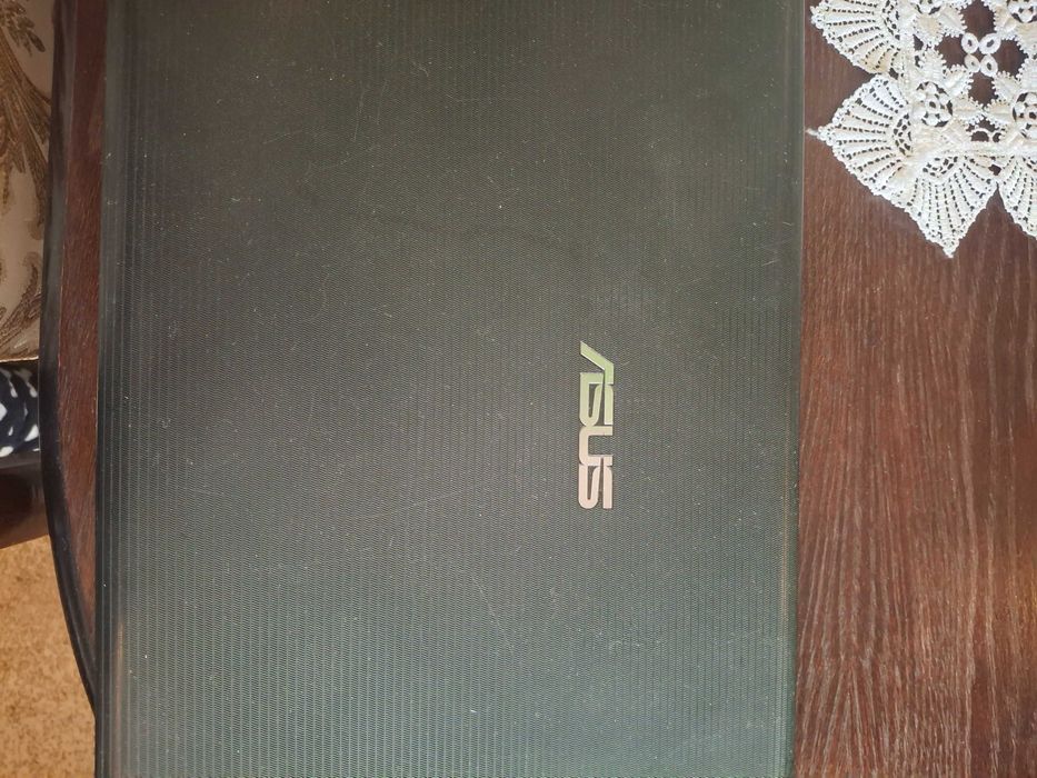 Ноутбук Asus  не робочий