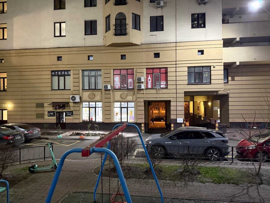 ЦЕНТР, з орендарем, приміщення 81 кв.м, вул.Полтавська 10