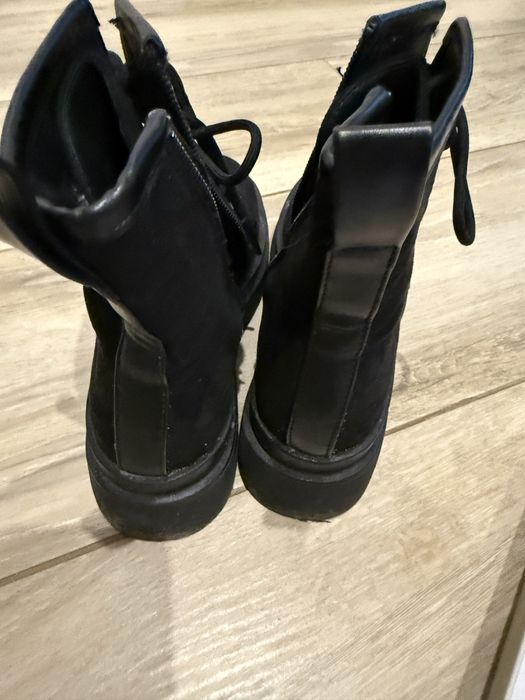 Buty  damskie zamszowe….