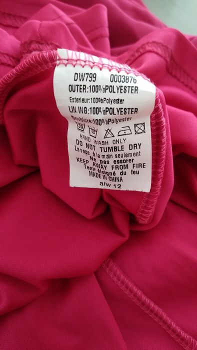 Sukienka  z odsłoniętymi ramionami  - Ax Paris