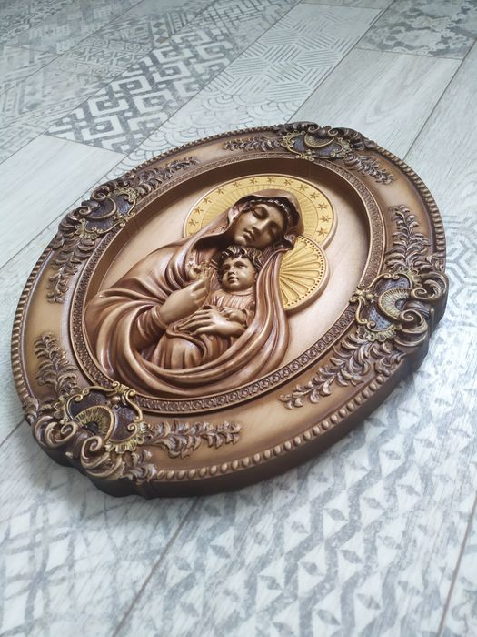 Ікона Богородиця з Ісусом, різьба. Резьба, икона резная из дерева