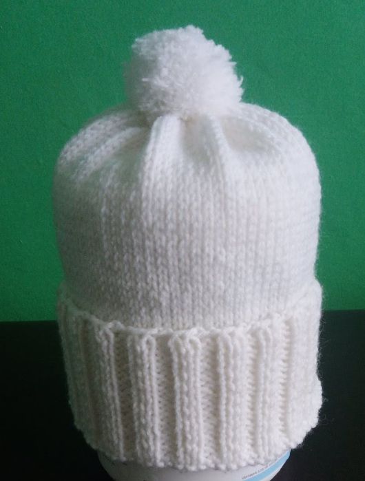 Продам зимову білу шапку ручної роботи
