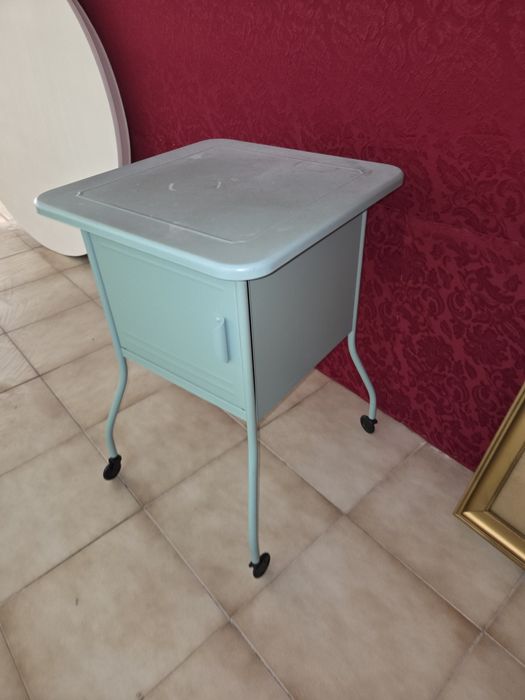 Mesa de apoio em chapa ikea