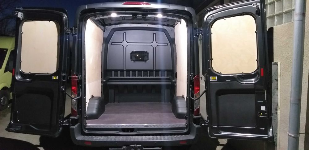 Zabudowa busa Ford Transit, zabudowa paki ze sklejki, podłoga boki