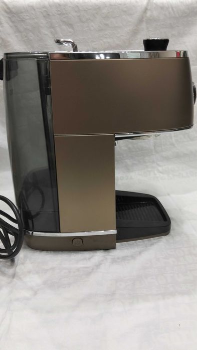 Рожковая кофеварка De'Longhi Distinta ECI 341.BZ