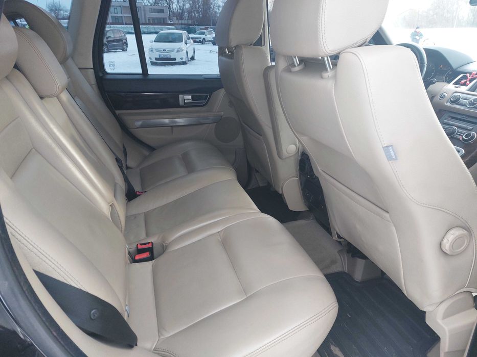 Продаеться гарний Range Rover Sport