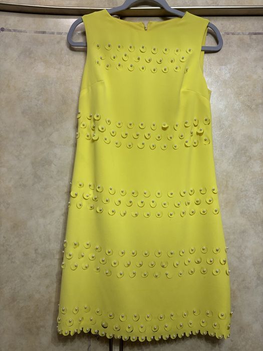 Плаття жіноче жовтого кольору