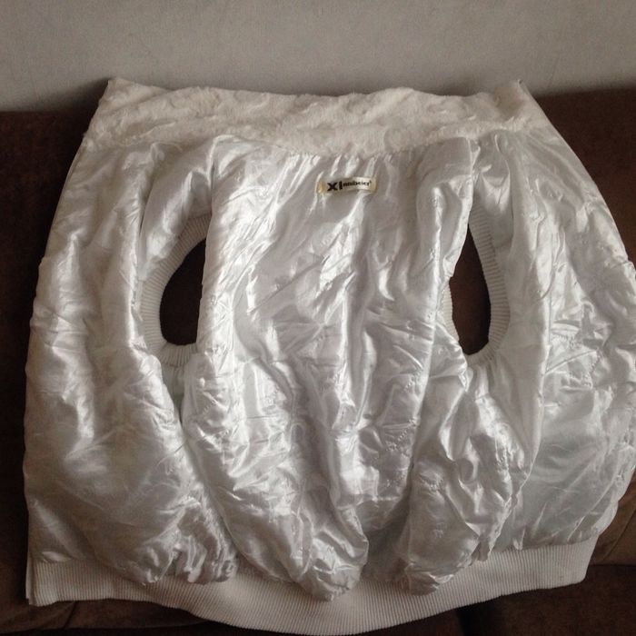 Жилет белоснежный S- ка. ( как шубка)