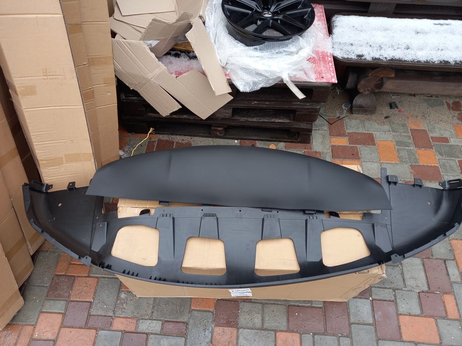Захист бампера переднього (губа) Tesla Model X 1034833-00-E