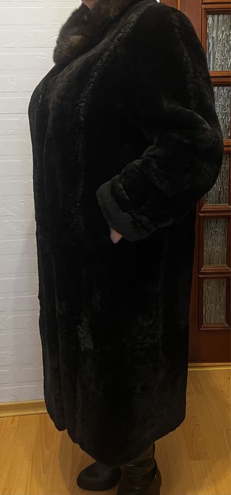 Шуба фірми Mykonos мутон