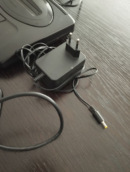 Sega Mega Drive 2 com 2 comandos e jogos mega games 1