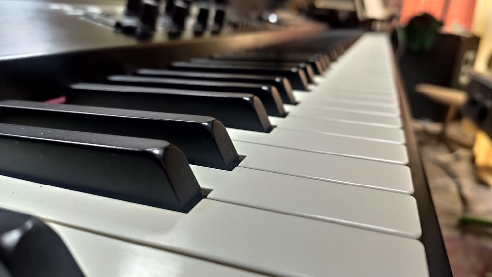 Продам сценическое электропиано Roland RD-700GX