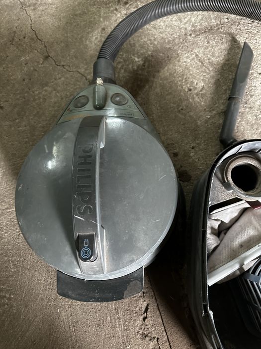 Пилосос миючий Philips Triathlon 1400