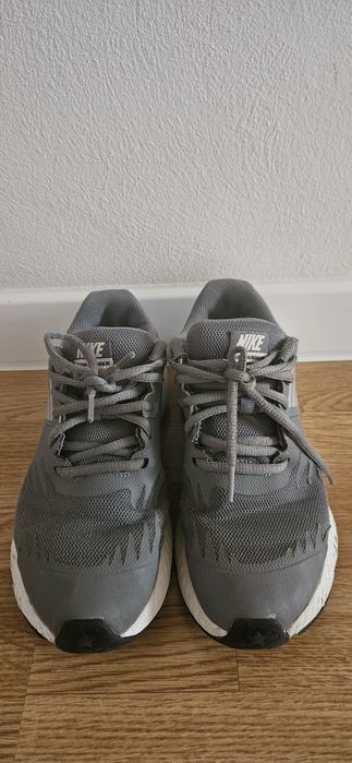 Buty sportowe młodzieżowe