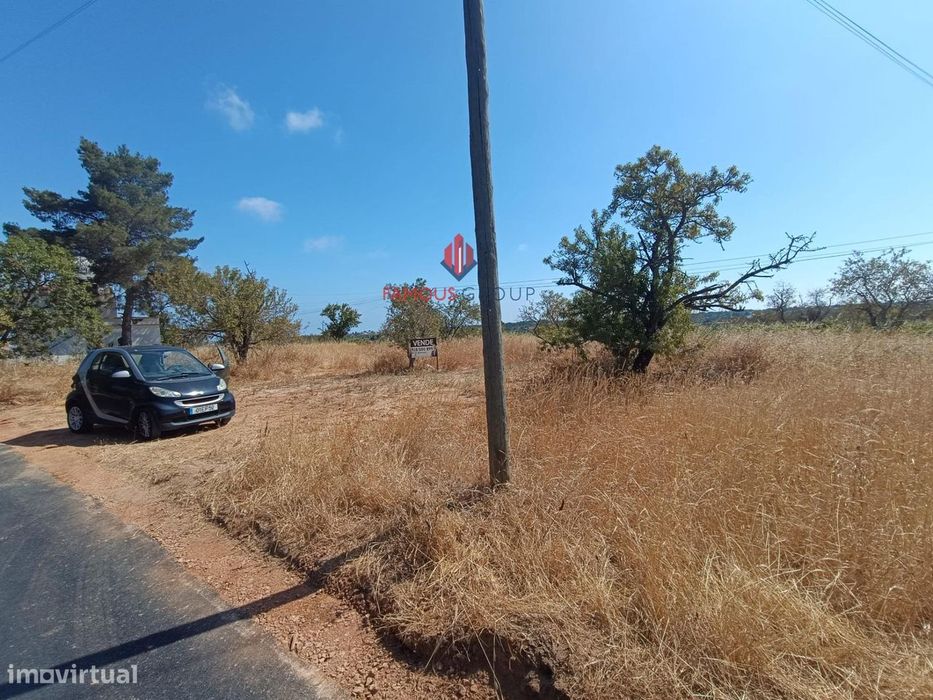 Fantástico terreno com 4360m2 numa zona Habitacional dispersa em...