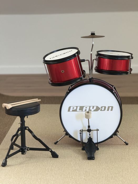 Bateria Infantil Play On Vermelha (Set Completo com Banco e Baquetas).