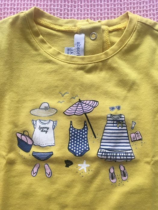 T-shirt da marca Absorba, tamanho 2 anos, como nova.