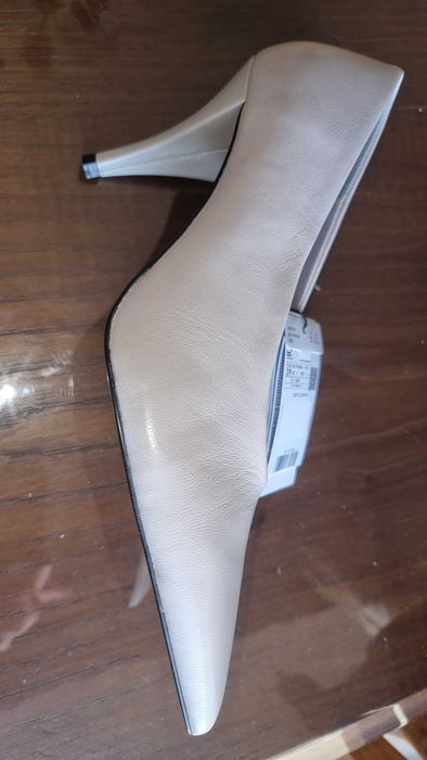 Sapatos novos, 39, em pele,