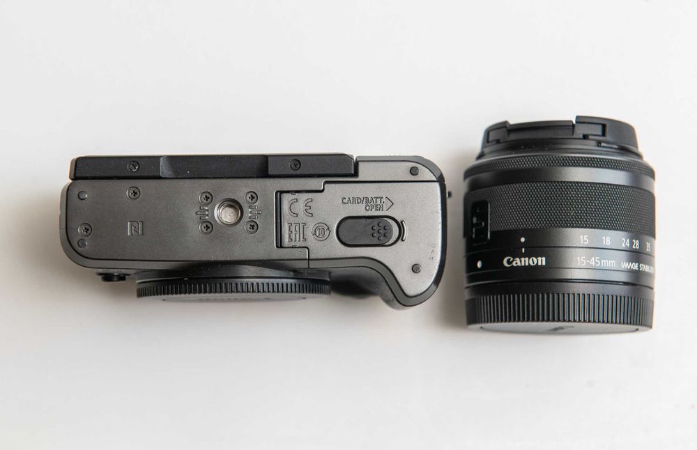 Canon EOS M6 - Matryca APS-C 24Mpx  + obiektyw 15-45 AF IS STM