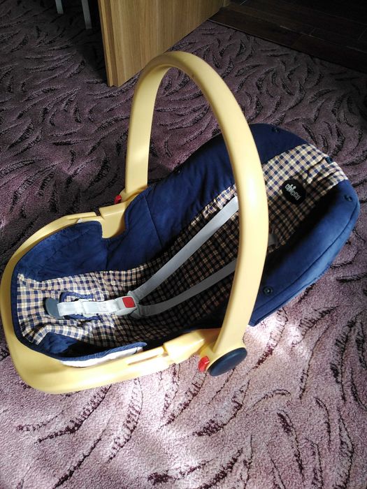 Fotelik samochodowy Chicco 0+