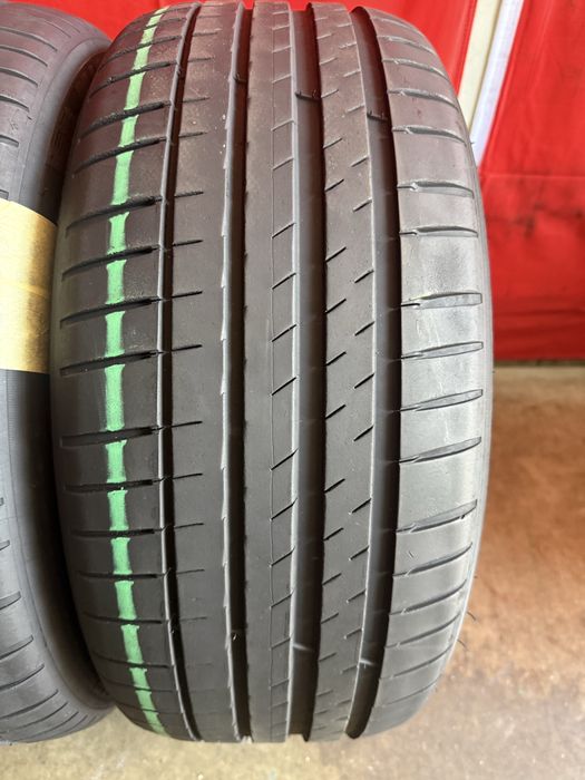 Pneus 245/45/18 Michelin Pilot sport 4 ZP Impecaveis