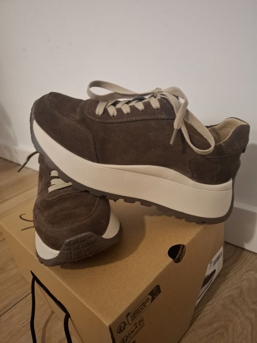Sneakersy brązowe na platformie