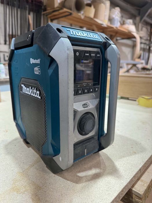 Makita MR007 G radio