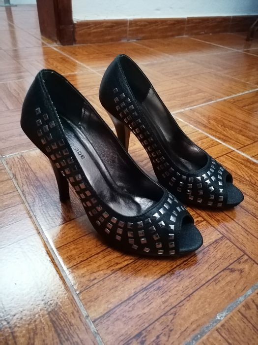 Grey High-Heeled Shoes with Shine - Size 36