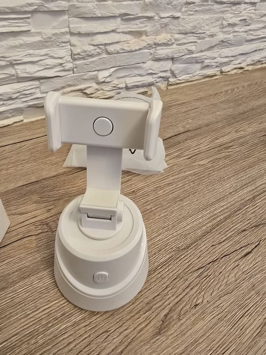 Stabilizator obrotowy do telefonu z funkcją śledzenia