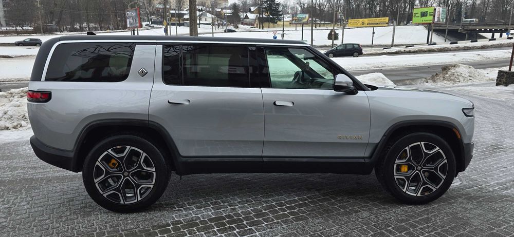 Продам Rivian R1S