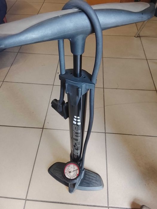 Ręczna Uniwersalna pompka rowerowa - na 2 rodzaje wentyli / Polecam