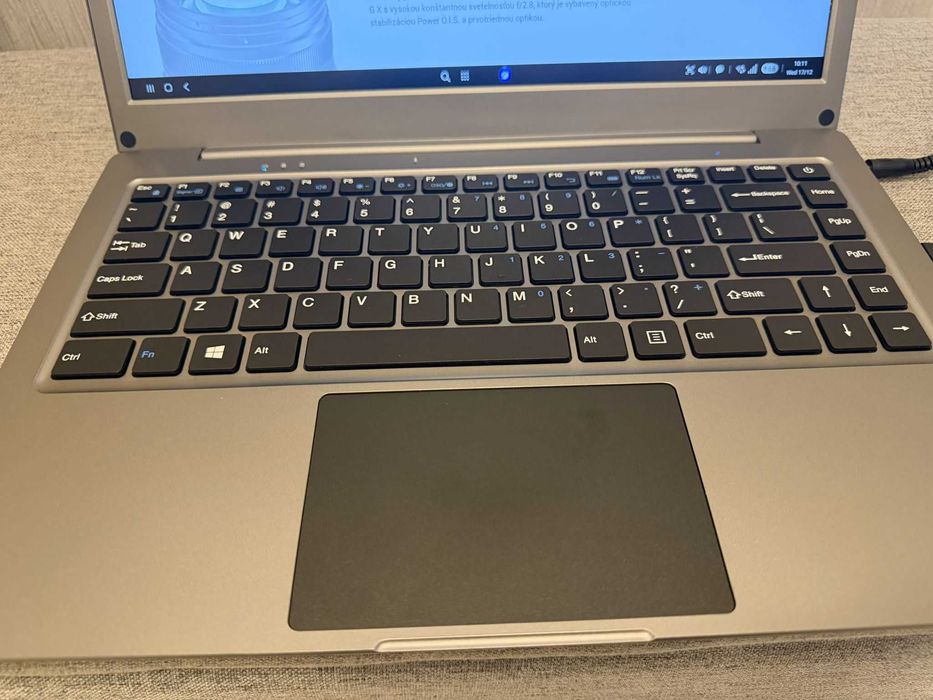 Crowview Note lapdock - ekran z klawiaturą i touchpad w formie laptopa