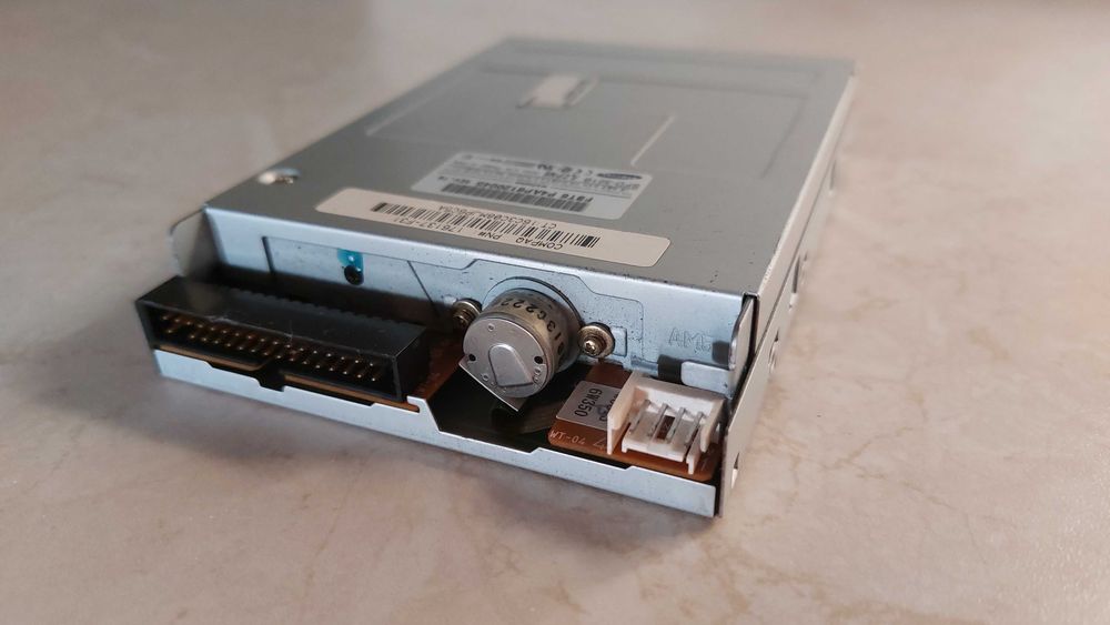 Stacja dyskietek 3,5" 1,44 MB