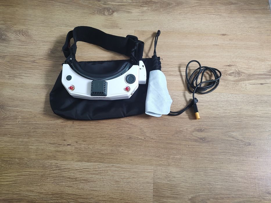 Gogle HDzero G1 z zatoką do analoga