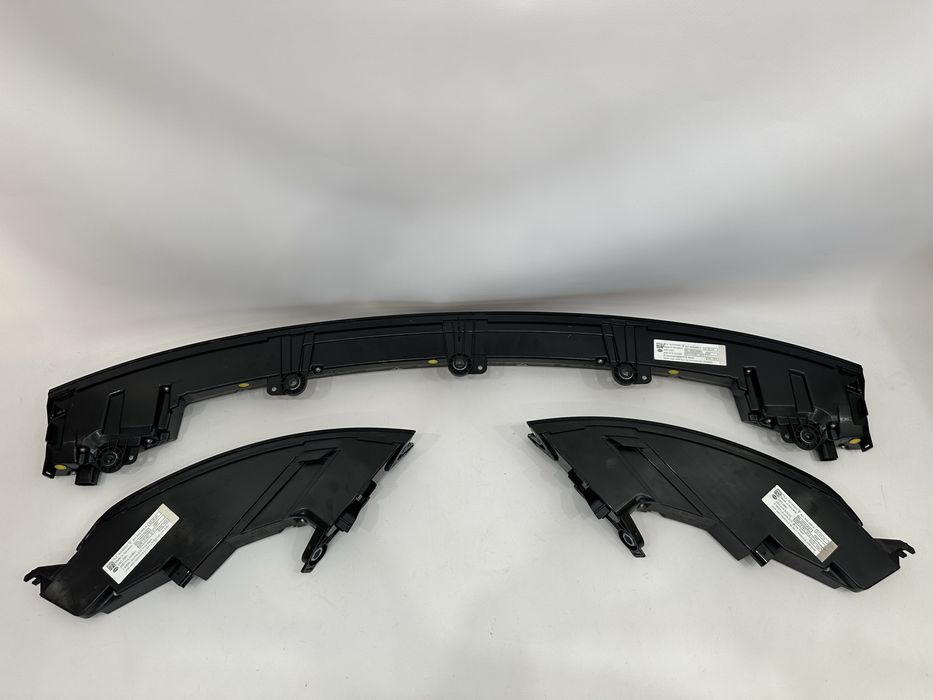 Porshe Taycan фонарі задні стоп фонарь ліхтар оптика задня наявність