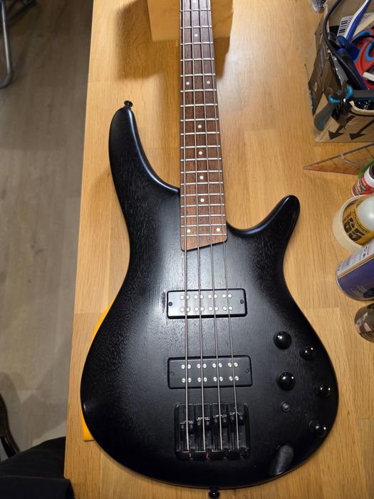 Baixo  Ibanez SR300EB -  Weathered Black.