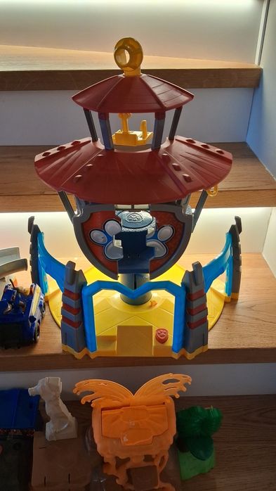 Wieże Psi Patrol i wyrzutnie Hotwheels
