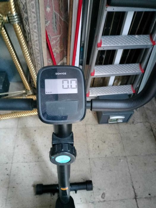 Bicicleta Estática ESSENTIAL 03 DOMYOS como nova